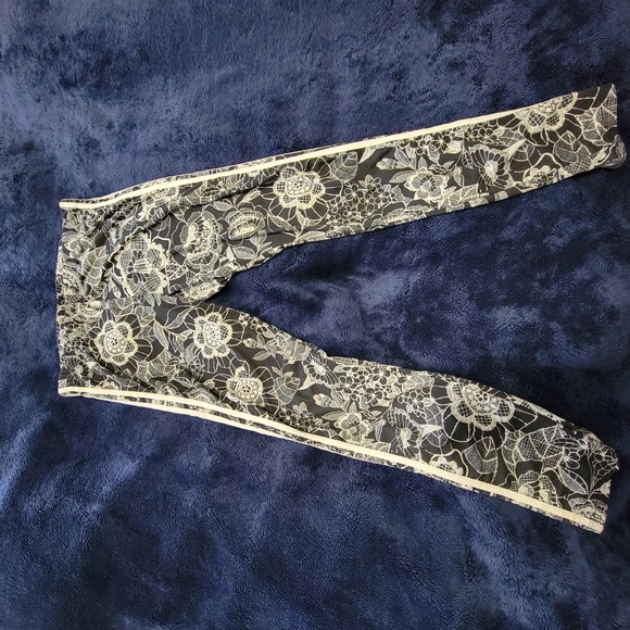 Adidas Flower Pattern Leggings - Picture 3 of 4